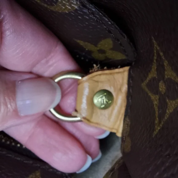 Louis Vuitton Monogram Luco Tote - Picture 11 of 16